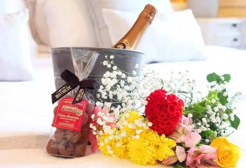 ベッドアンドブレックファースト Chambres Aux Sabots Rouges