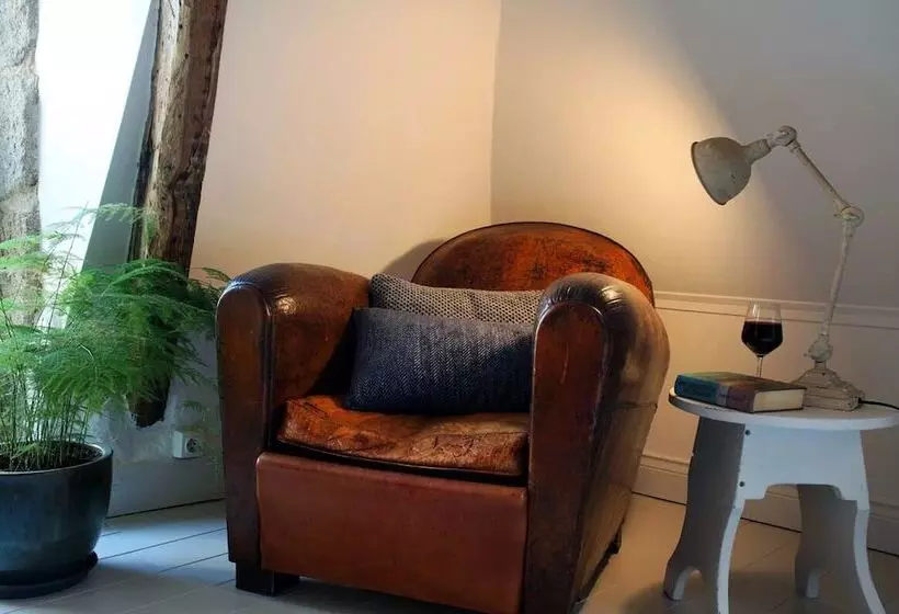 ベッドアンドブレックファースト Chambres Aux Sabots Rouges