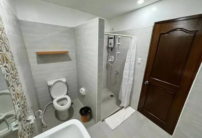 Hotelli Marina Village