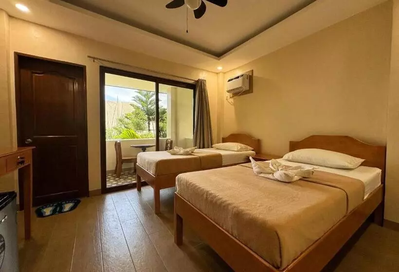 Hotelli Marina Village