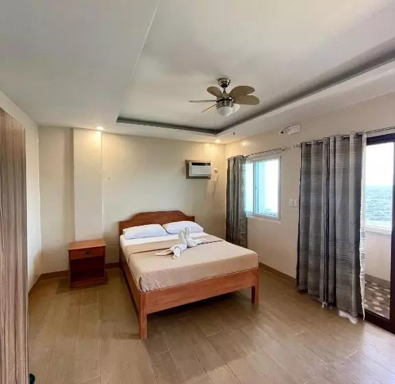 Hotelli Marina Village