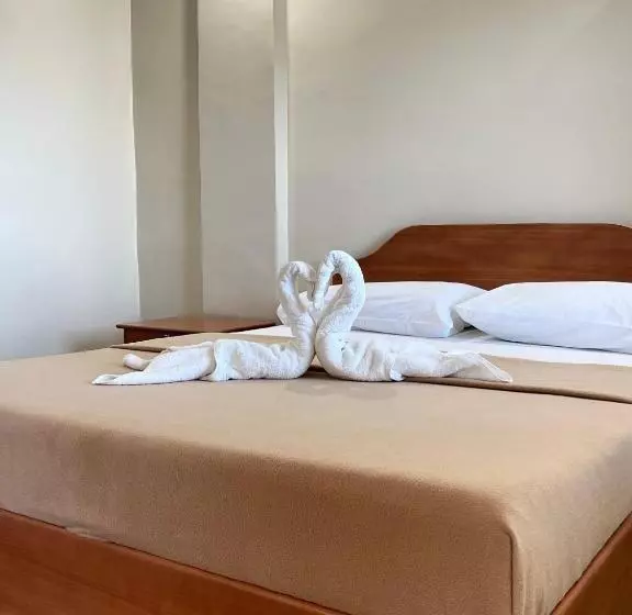 Hotelli Marina Village