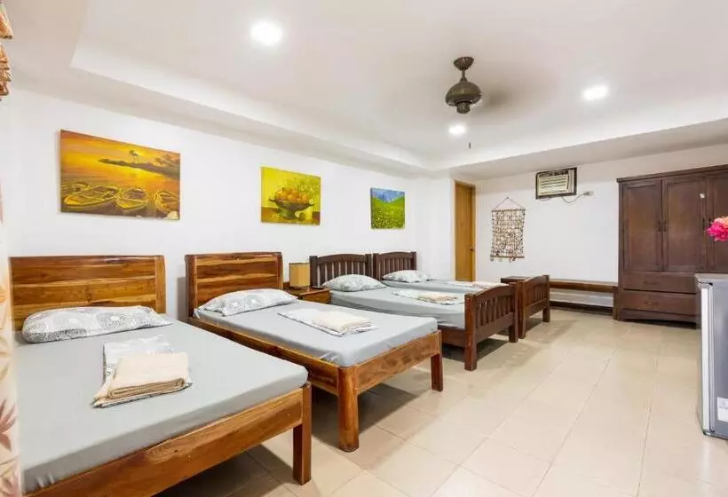 Hotelli Marina Village