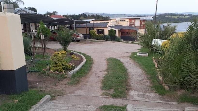 هتل Run N' Fire Garden Court