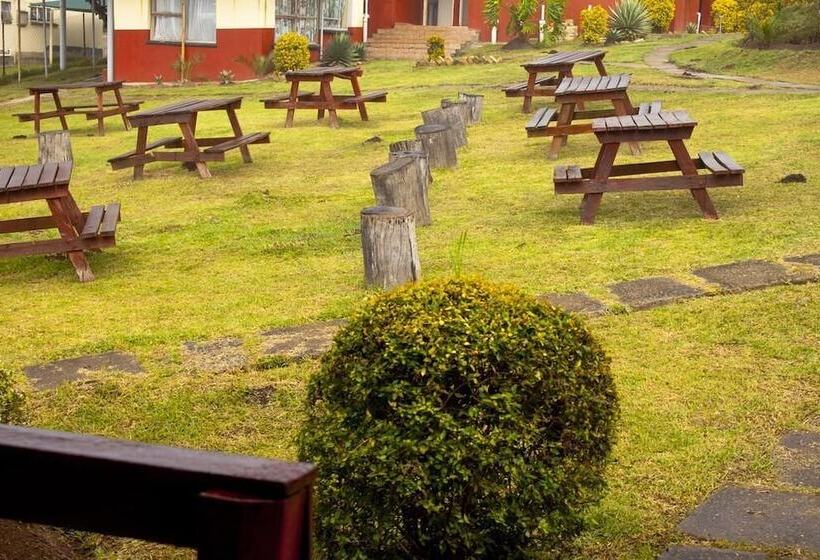 هتل Run N' Fire Garden Court