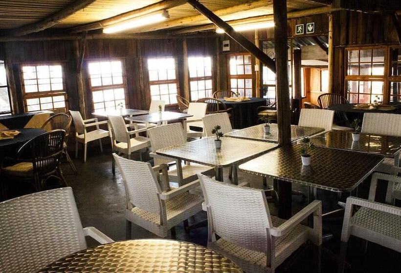 هتل Run N' Fire Garden Court