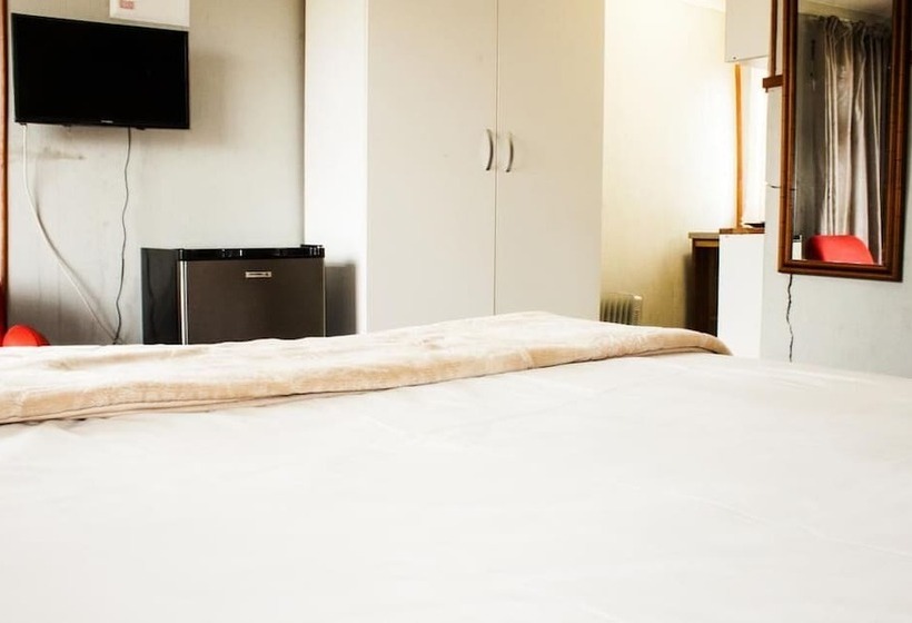 هتل Run N' Fire Garden Court