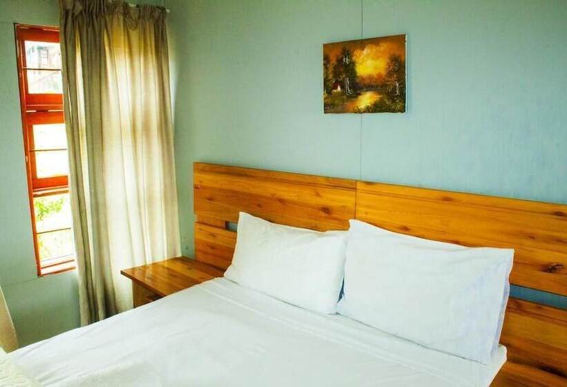 هتل Run N' Fire Garden Court