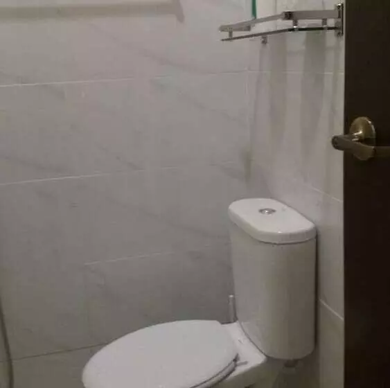 Pension Glg Klia Transit House