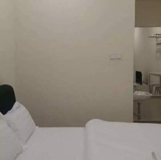 Pension Glg Klia Transit House