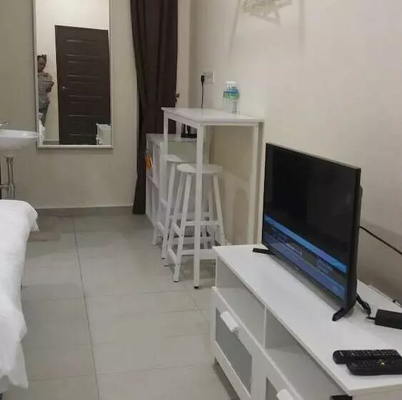 Pension Glg Klia Transit House