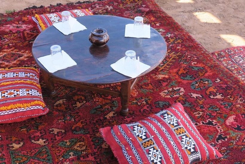 تختخواب و صبحانه L Oasis Berbère