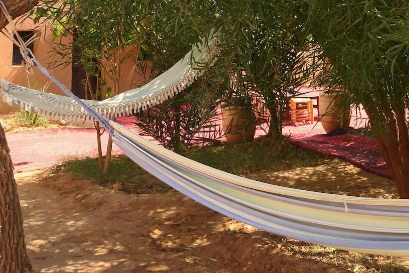 تختخواب و صبحانه L Oasis Berbère