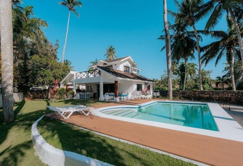 Condo Hotel Playa Las Ballenas