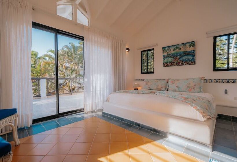 Condo Hotel Playa Las Ballenas