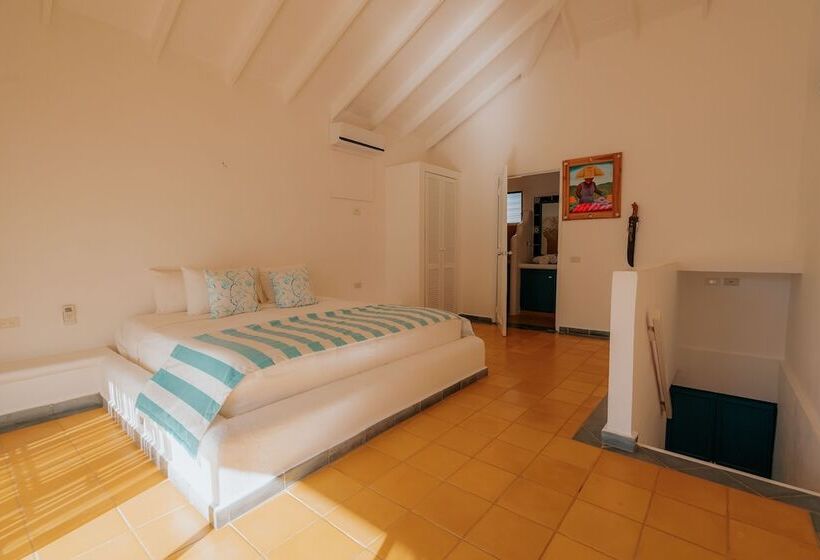 Condo Hotel Playa Las Ballenas