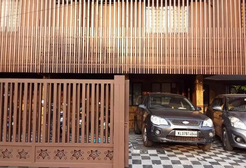 Hotelli Tristar Presidency Cochin