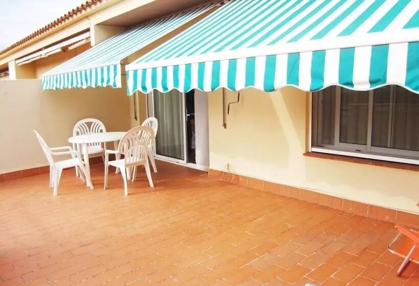 ático A Pocos Metros De La Playa.   737