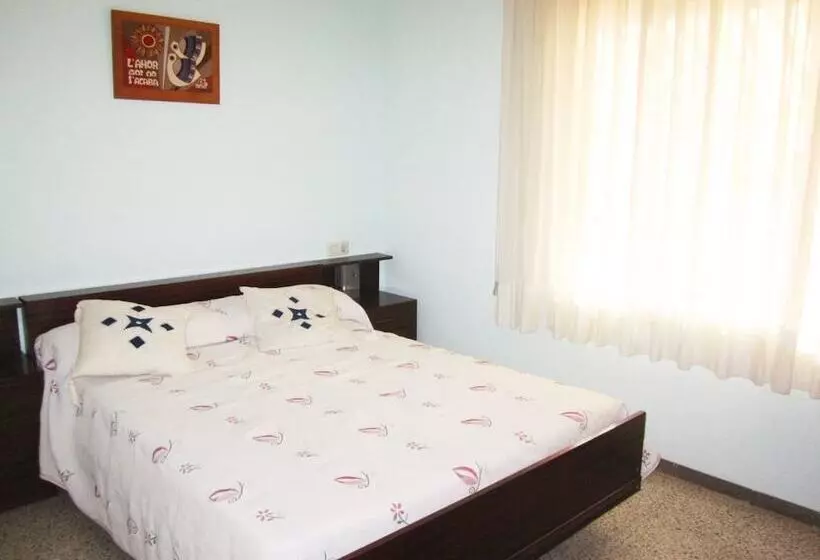 ático A Pocos Metros De La Playa.   737