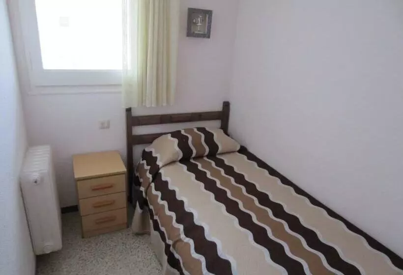 ático A Pocos Metros De La Playa.   737