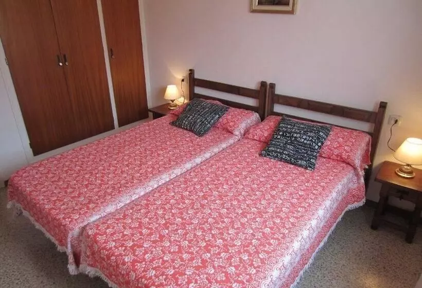 ático A Pocos Metros De La Playa.   737