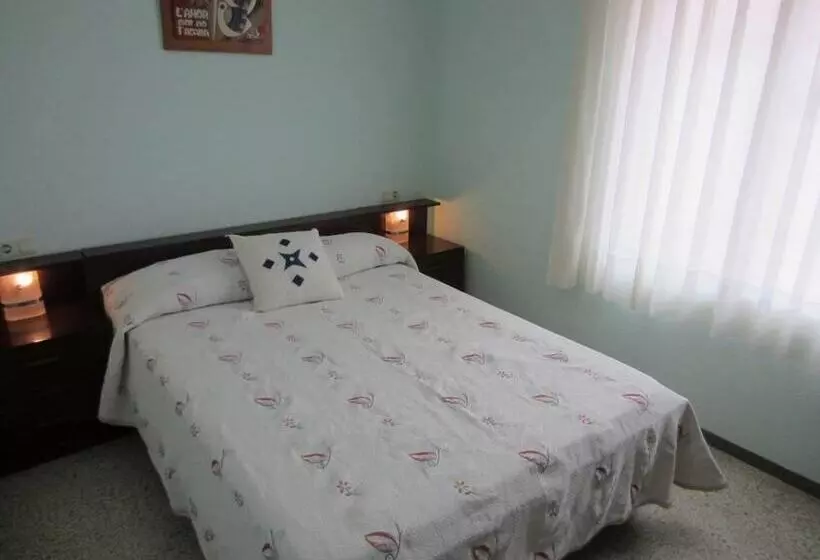 ático A Pocos Metros De La Playa.   737