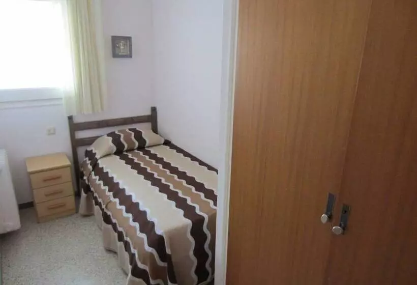 ático A Pocos Metros De La Playa.   737