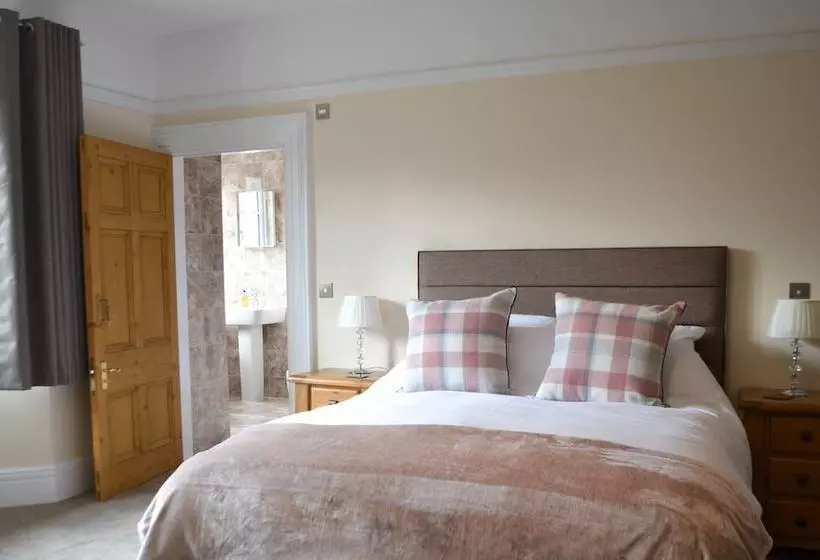 Ware House B&b