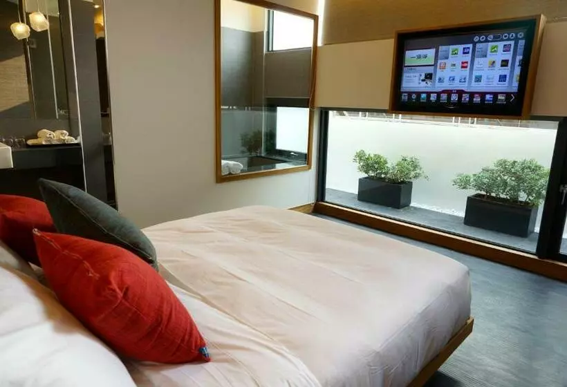 هتل Eg Hostel
