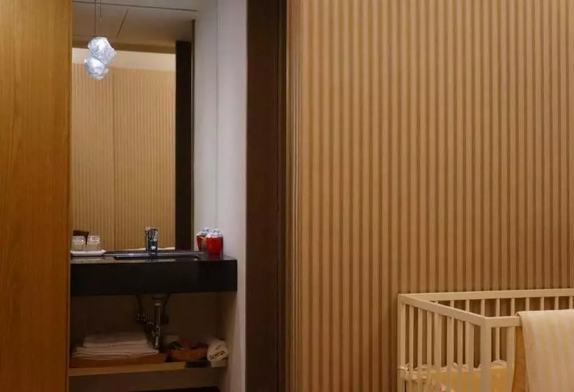 هتل Eg Hostel
