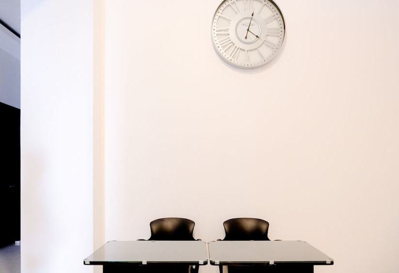 Hotel Harmoni Merak Homestay By Oyo Rooms