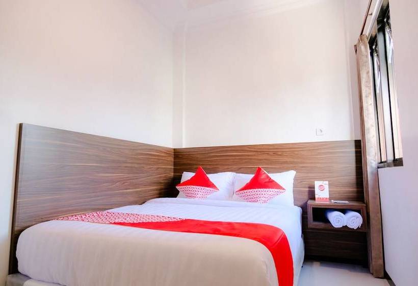 Hotel Harmoni Merak Homestay By Oyo Rooms