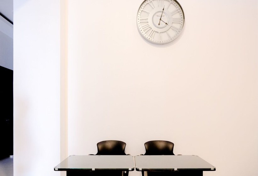 Hotel Harmoni Merak Homestay By Oyo Rooms