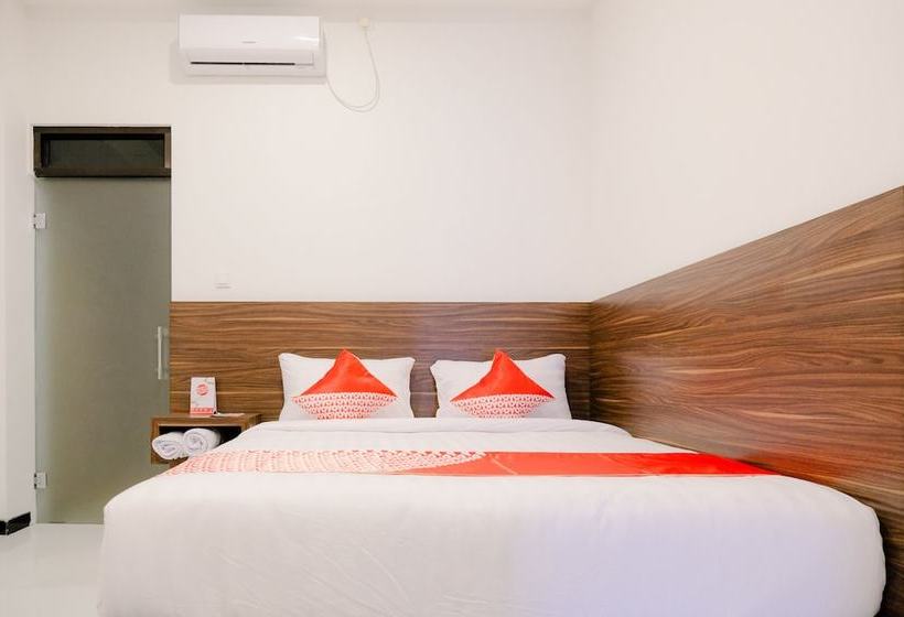 Hotel Harmoni Merak Homestay By Oyo Rooms