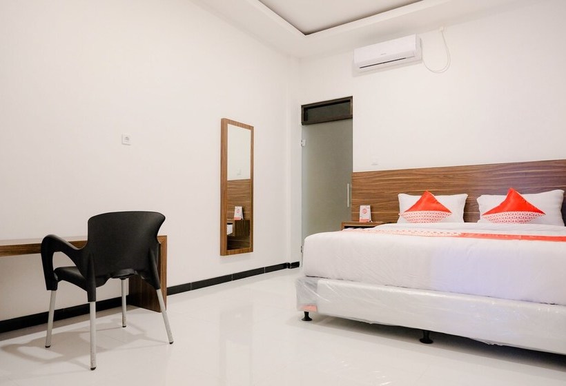 Hotel Harmoni Merak Homestay By Oyo Rooms