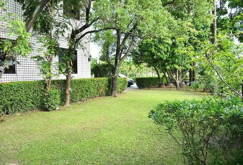 هتل Kaohsiung Meinong Rabbit Paul Homestay B&b