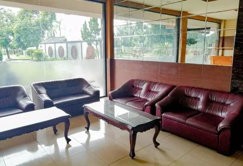 Hotelli Oyo 3290  Herlingga Jaya