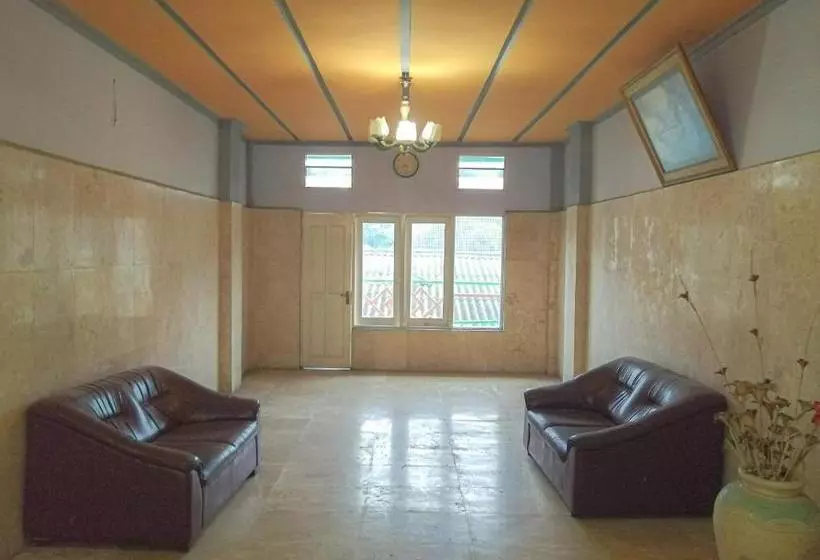 Hotelli Oyo 3290  Herlingga Jaya