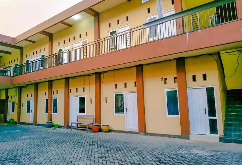 ホテル Oyo 3298 Bromo Guest House Family