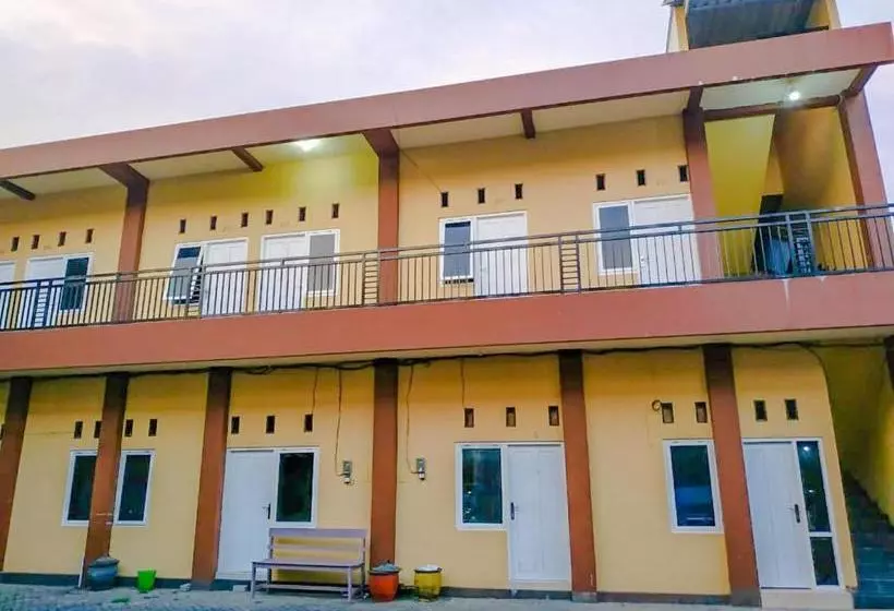 ホテル Oyo 3298 Bromo Guest House Family