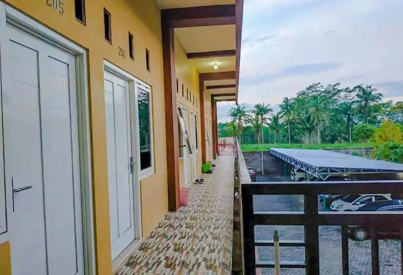 ホテル Oyo 3298 Bromo Guest House Family