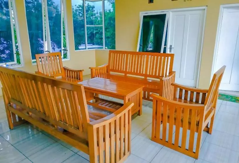 ホテル Oyo 3298 Bromo Guest House Family