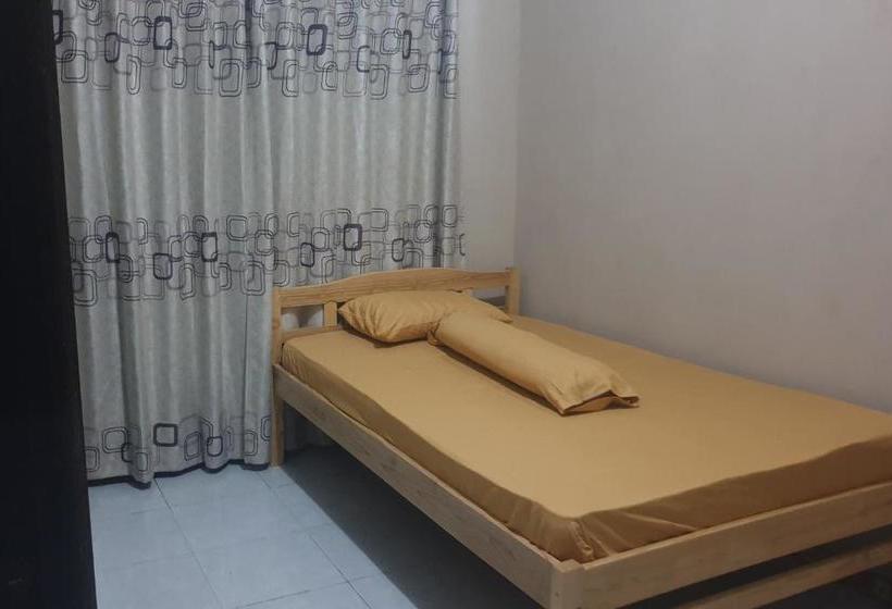 בית מלון כפרי Oyo 3304 Garuda Guest House