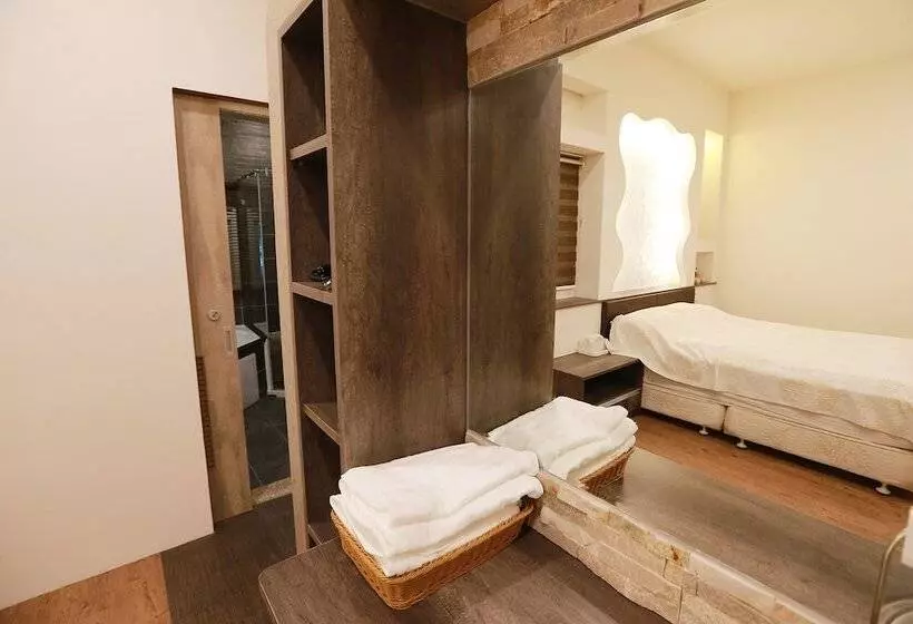 پانسیون Water Tail Homestay
