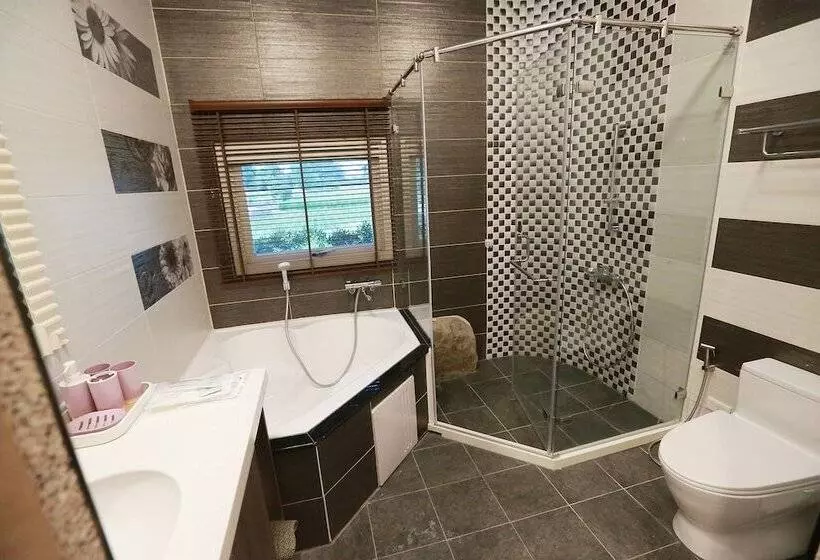 پانسیون Water Tail Homestay
