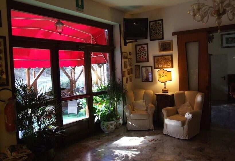 בית מלון כפרי Cimone