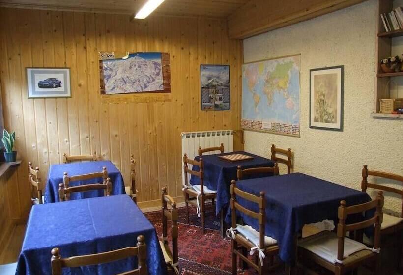 בית מלון כפרי Cimone