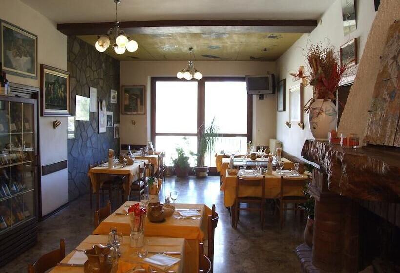 בית מלון כפרי Cimone