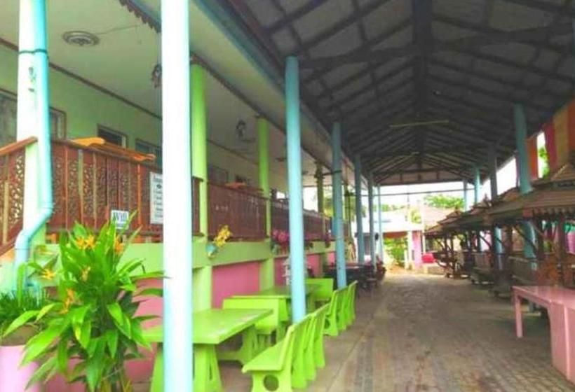 בית מלון כפרי Oyo 840 Choosri Resort