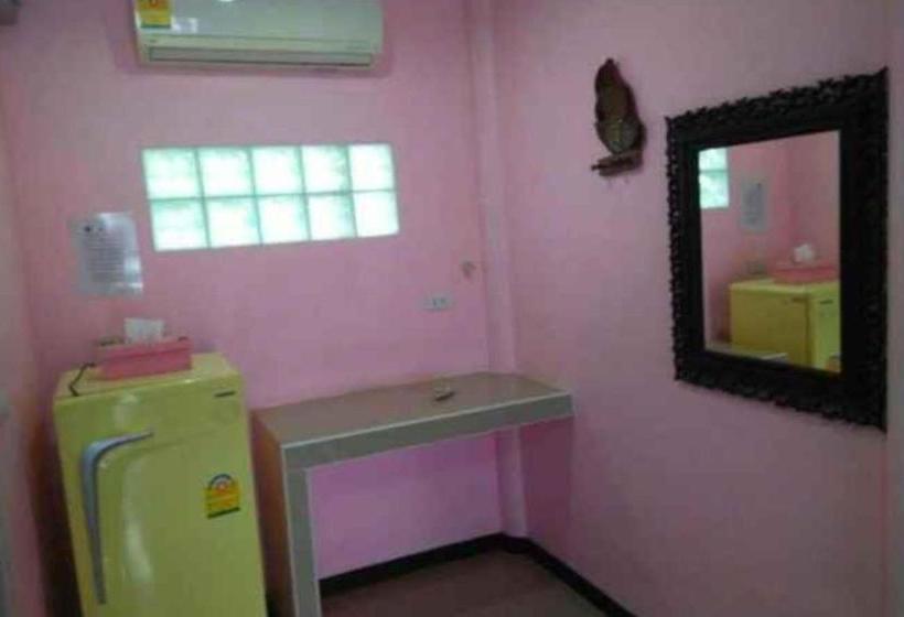 בית מלון כפרי Oyo 840 Choosri Resort